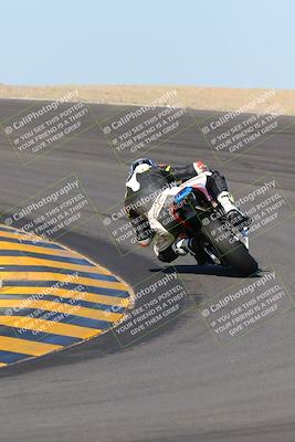 media/Nov-06-2022-SoCal Trackdays (Sun) [[208d2ccc26]]/Turn 10 Backside (1030am)/